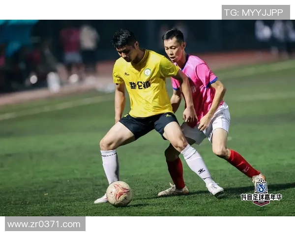 从小球场到世界舞台足球明星的成长历程与奋斗故事